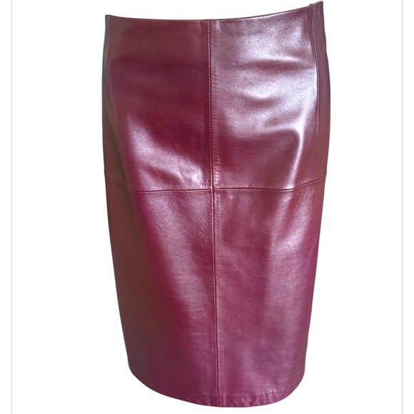 ANTONIO MELANI Dresses & Skirts - Antonio Melani Leather Skirt with side zipper.
Size L in Burgundy available